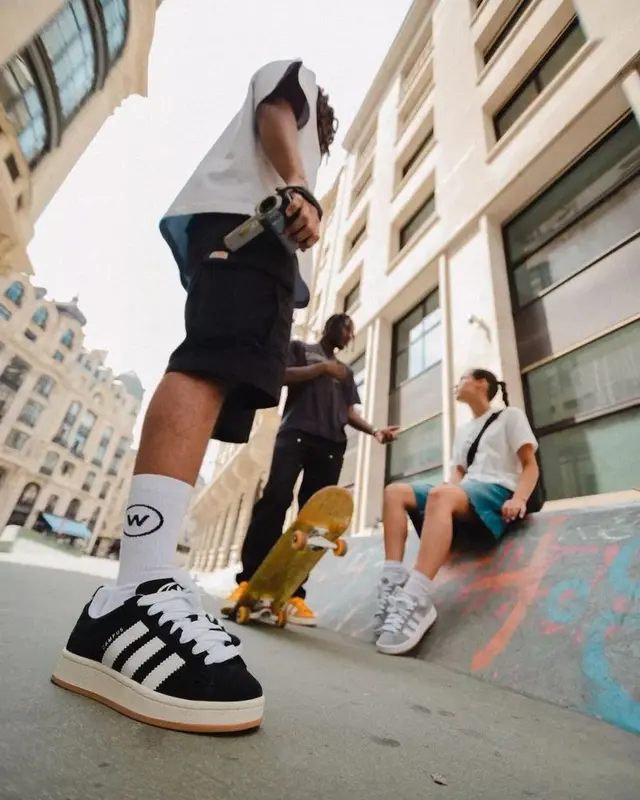 Adidas Campus 00s puestas